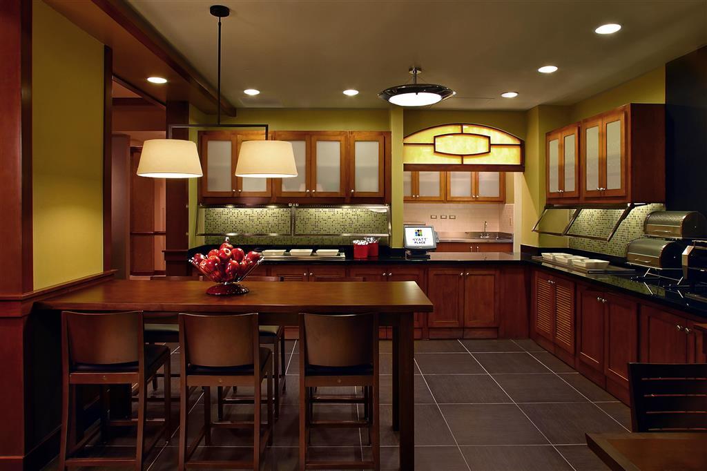 Comfort Suites Milwaukee West Restaurant foto